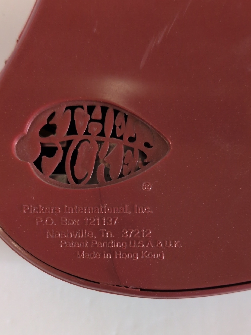 "The Picker" vintage 1970s novelty AM transistor radio shaped like a guitar - Picture 2 of 3